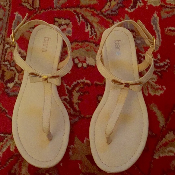 Bar III Shoes - Thong cream colored sandals with bow detail